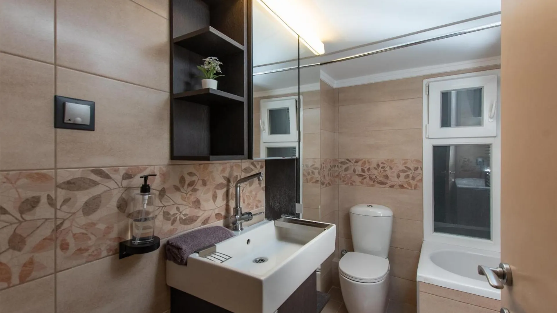 Houseloft Rotunda Getaway Apartment Thessaloniki